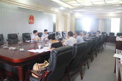 政府領(lǐng)導(dǎo)、企業(yè)代表參加了崇禮新城投資合作協(xié)議討論會(huì)(圖1)
